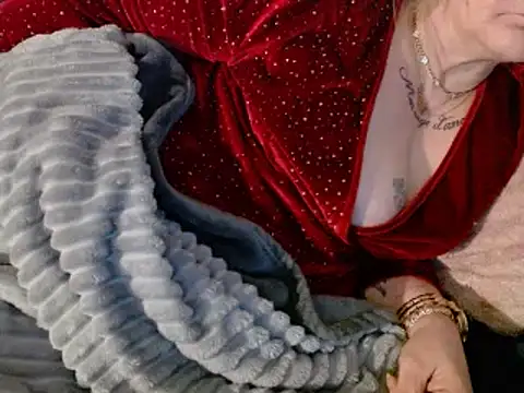 housewife shantie online show from 02/14/25, 06:23