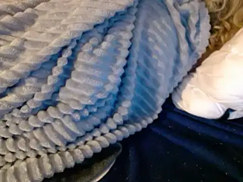 housewife shantie online show from 02/15/25, 12:48