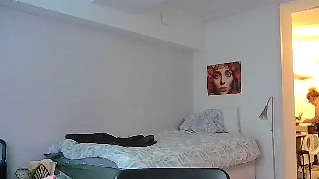 housewife shantie online show from 07/08/26, 01:37