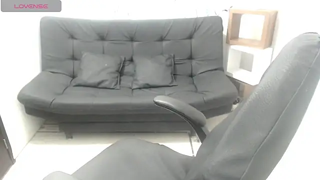 lulu 25  online show from 04/21/26, 08:34