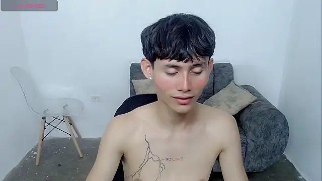 Snapshot of tanjiro_cute chatting on 12/16/24, 04:02 tanjiro cute online show from 12/16/24, 04:02