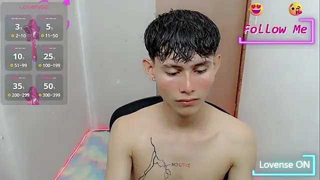 Snapshot of tanjiro_cute chatting on 01/15/25, 02:27 tanjiro cute online show from 01/15/25, 02:27