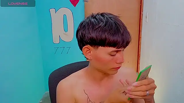 Snapshot of tanjiro_cute chatting on 04/28/26, 03:55 tanjiro cute online show from 04/28/26, 03:55