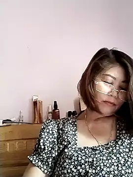 Snapshot of Baby-tits2024 chatting on 12/04/24, 08:45 Baby-tits2024 online show from 12/04/24, 08:45