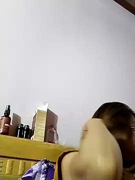 Snapshot of Baby-tits2024 chatting on 12/18/24, 08:03 Baby-tits2024 online show from 12/18/24, 08:03