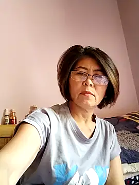 Snapshot of Baby-tits2024 chatting on 09/15/25, 03:06 Baby-tits2024 online show from 09/15/25, 03:06