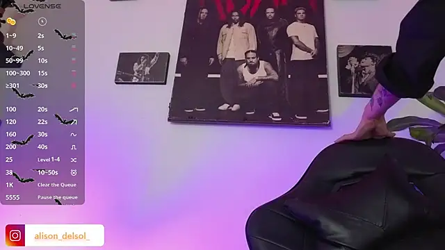 Alisson Wynter online show from 12/18/25, 03:23