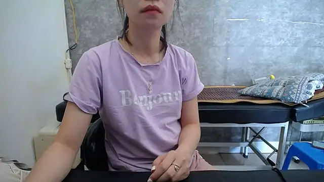 HotQueen online show from 09/12/25, 03:50