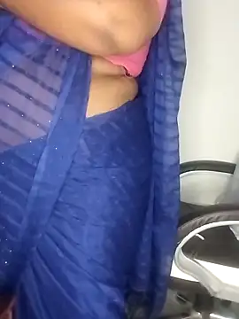 Snapshot of Sexy_Radhikaa chatting on 05/11/26, 04:40 Sexy Radhikaa online show from 05/11/26, 04:40