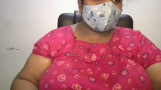 Snapshot of Sexy_Radhikaa chatting on 07/21/26, 01:30 Sexy Radhikaa online show from 07/21/26, 01:30