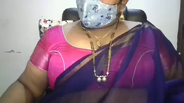 Snapshot of Sexy_Radhikaa chatting on 07/22/26, 02:25 Sexy Radhikaa online show from 07/22/26, 02:25