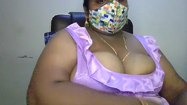 Snapshot of Sexy_Radhikaa chatting on 07/22/26, 10:45 Sexy Radhikaa online show from 07/22/26, 10:45
