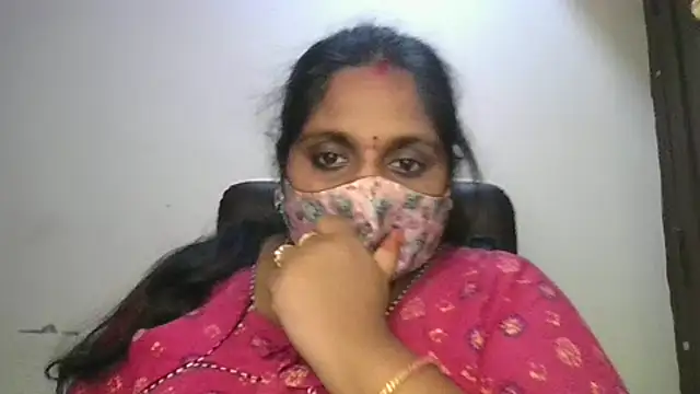 Snapshot of Sexy_Radhikaa chatting on 07/26/26, 05:48 Sexy Radhikaa online show from 07/26/26, 05:48