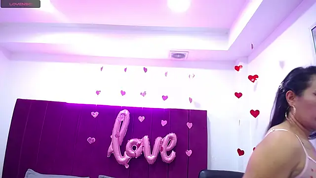 Snapshot of Kylee28 chatting on 02/14/25, 08:05 Kylee28 online show from 02/14/25, 08:05