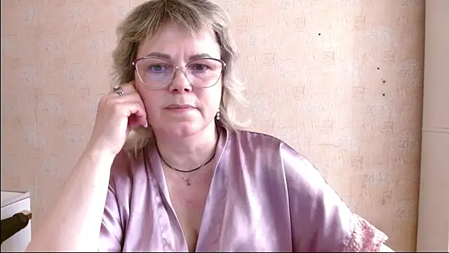 Snapshot of sweetsunset11 chatting on 05/16/26, 01:10 sweetsunset11 online show from 05/16/26, 01:10