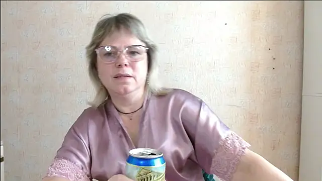 Snapshot of sweetsunset11 chatting on 06/11/26, 03:21 sweetsunset11 online show from 06/11/26, 03:21