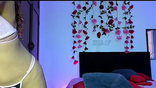 Snapshot of AlanaParker6_ chatting on 12/05/24, 01:17 AlanaParker6  online show from 12/05/24, 01:17