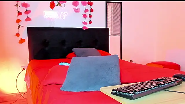 Snapshot of AlanaParker6_ chatting on 12/29/24, 02:31 AlanaParker6  online show from 12/29/24, 02:31