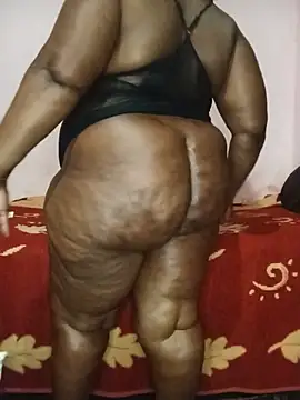 Snapshot of Sweetblackassxxx505 chatting on 06/14/26, 05:04 Sweetblackassxxx505 online show from 06/14/26, 05:04