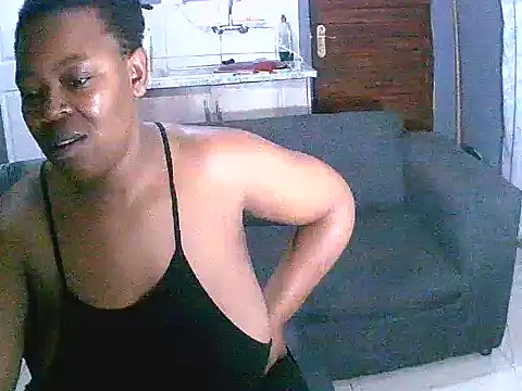 Snapshot of curvyloneah75 chatting on 12/11/24, 08:39 curvyloneah75 online show from 12/11/24, 08:39