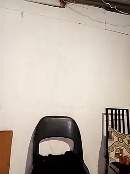 Snapshot of curvyloneah75 chatting on 12/17/25, 05:24 curvyloneah75 online show from 12/17/25, 05:24