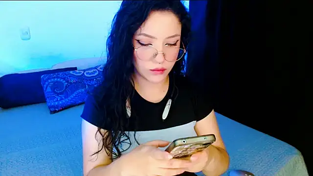 Snapshot of DollCam__ chatting on 10/24/25, 01:24 DollCam   online show from 10/24/25, 01:24