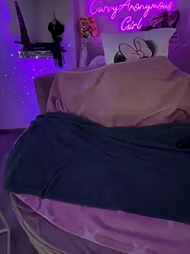 CurvyAnonymousGirl89 online show from 03/06/26, 04:58