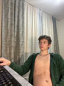 Snapshot of W_N_G_S chatting on 12/12/24, 10:42 W N G S online show from 12/12/24, 10:42