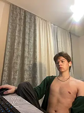 Snapshot of W_N_G_S chatting on 01/20/25, 04:10 W N G S online show from 01/20/25, 04:10