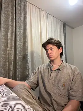 Snapshot of W_N_G_S chatting on 03/03/25, 12:48 W N G S online show from 03/03/25, 12:48