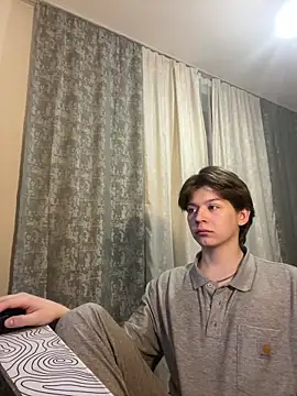 Snapshot of W_N_G_S chatting on 03/10/25, 07:29 W N G S online show from 03/10/25, 07:29