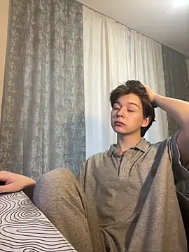 Snapshot of W_N_G_S chatting on 03/11/25, 02:18 W N G S online show from 03/11/25, 02:18