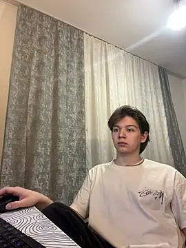 Snapshot of W_N_G_S chatting on 03/21/25, 07:24 W N G S online show from 03/21/25, 07:24