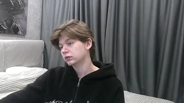 Snapshot of W_N_G_S chatting on 10/09/25, 03:15 W N G S online show from 10/09/25, 03:15