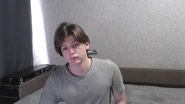 Snapshot of W_N_G_S chatting on 11/04/25, 10:36 W N G S online show from 11/04/25, 10:36