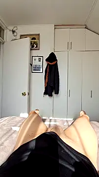 tula chyk online show from 09/30/25, 12:54