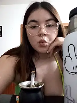 Snapshot of fresitaju chatting on 11/14/25, 11:02 fresitaju online show from 11/14/25, 11:02