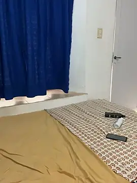 Snapshot of Chloe-antonella chatting on 02/07/25, 10:50 Chloe-antonella online show from 02/07/25, 10:50