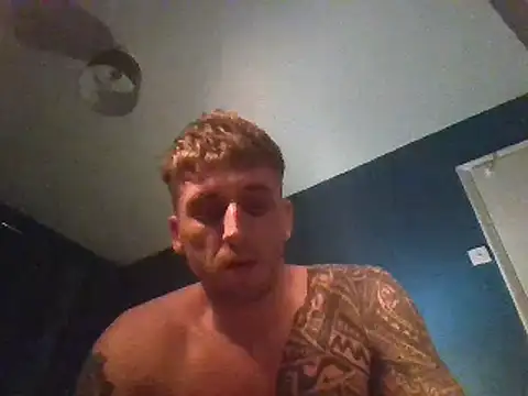 freddie90908 online show from 12/10/24, 12:39