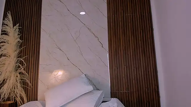 king lovely hornyy online show from 05/06/26, 01:47