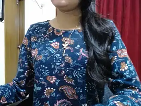 taisina online show from 02/06/25, 07:51