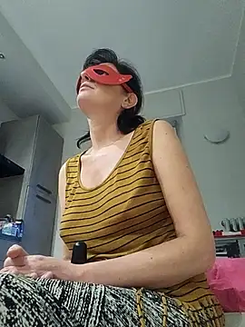 Vagabondainnamorata online show from 11/24/25, 03:45