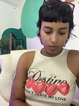 LollaByer online show from 11/19/25, 09:04