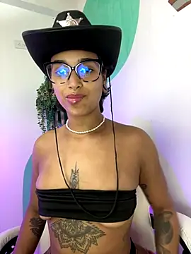 LollaByer online show from 12/01/25, 09:09