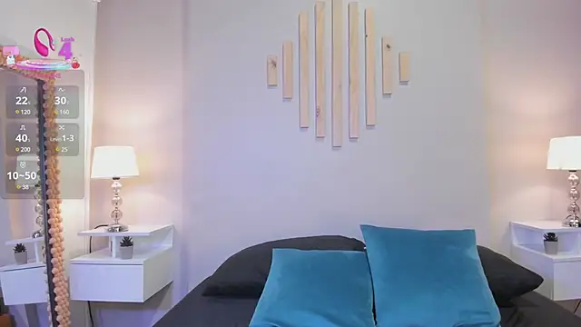 Julia Martinez  online show from 03/10/25, 11:32