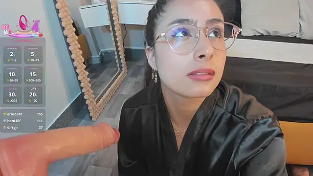 Julia Martinez  online show from 03/15/25, 02:34