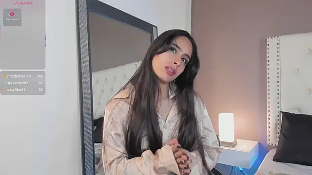 Snapshot of Julia_Martinez_ chatting on 04/29/26, 05:52 Julia Martinez online show from 04/29/26, 05:52