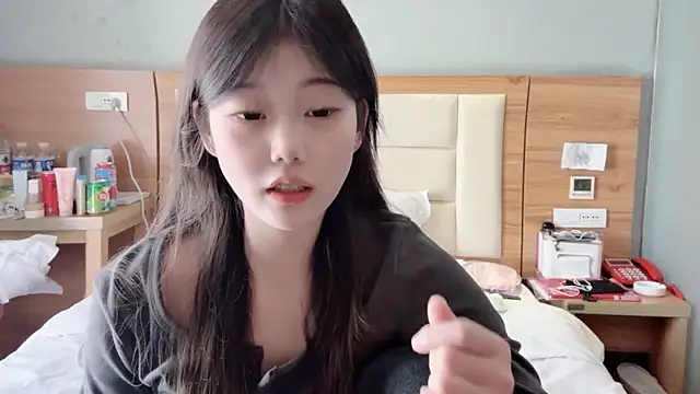 yangyang-1115 online show from 02/12/25, 07:44