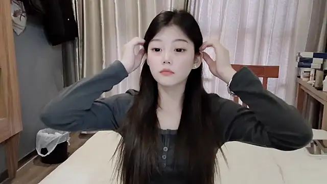 yangyang-1115 online show from 02/18/25, 08:59