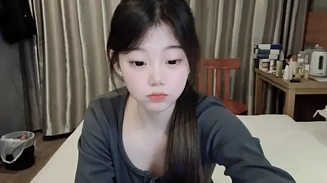 yangyang-1115 online show from 02/18/25, 04:26